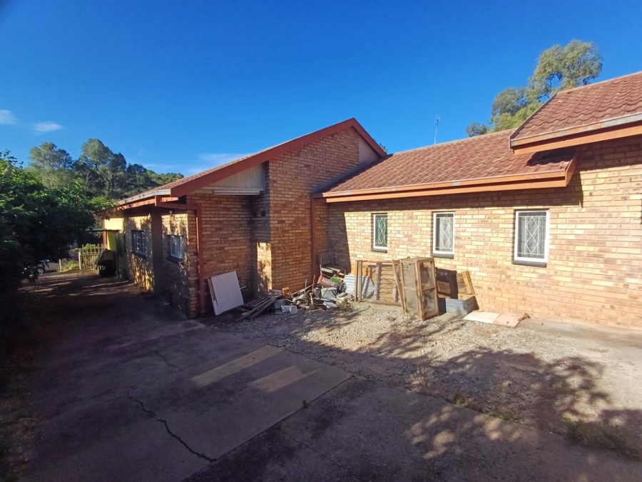 5 Bedroom Property for Sale in Oudorp North West